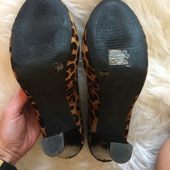 Leopard Print High Heel Pumps - Picture 6 of 6